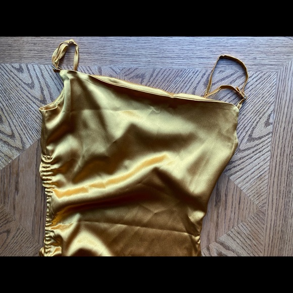 Gold satin dress, size small. Fits like a an XS - Picture 7 of 7